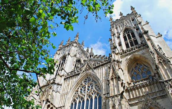 York Minster front towers (www.free-city-guides.com)