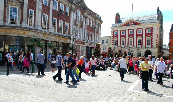 York Shopping Bettys (www.free-city-guides.com)