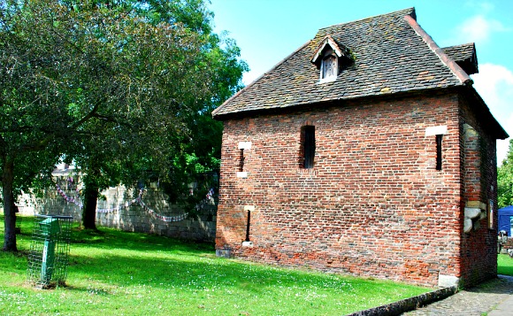 York Walls Red Tower (www.free-city-guides.com)