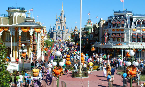 Orlando Magic Kingdom Main Street USA (www.free-city-guides.com)