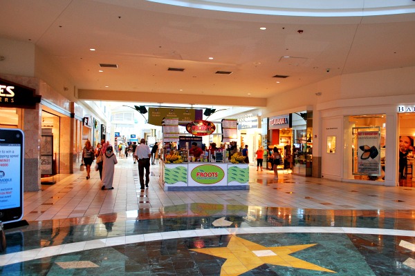 Orlando Florida Mall inside (www.free-city-guides.com)