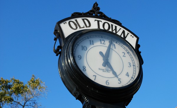 Orlando Old Town Clock (www.free-city-guides.com)