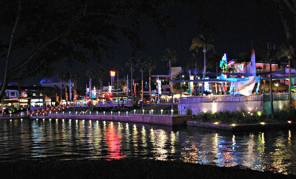 Orlando Universal CityWalk lights (www.free-city-guides.com)