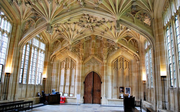 Oxford Bodeian Library Divinity School (www.free-city-guides.com)