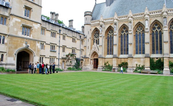 Oxford Exeter College Quadrangle (www.free-city-guides.com)