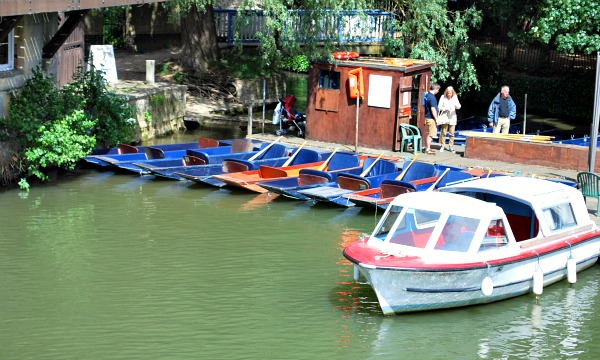 Oxford Boating Folly Bridge (www.free-city-guides.com)