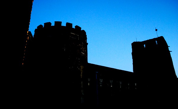 Oxford Castle at night (www.free-city-guides.com)