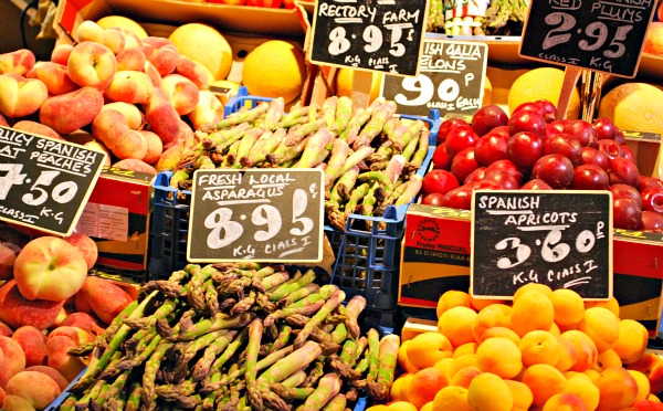 Oxford Covered Market fruit (www.free-city-guides.com)