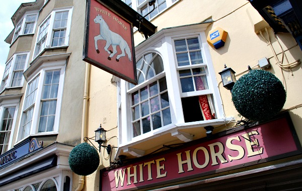 Oxford White Horse (www.free-city-guides.com)