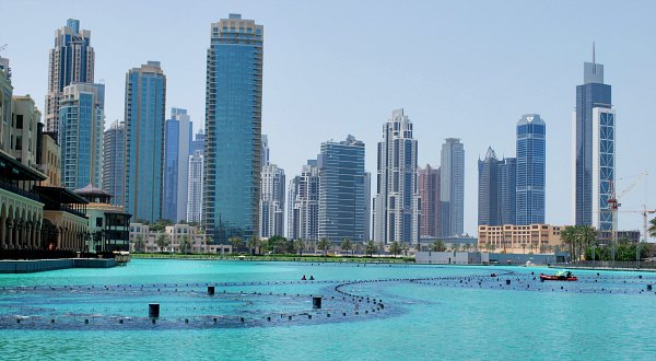 Dubai Fountain Lake Daytime