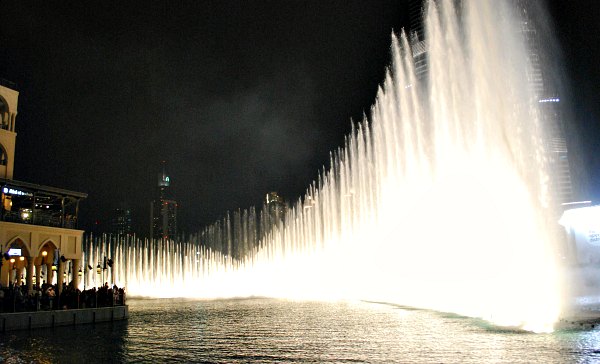 Dubai Fountain tall