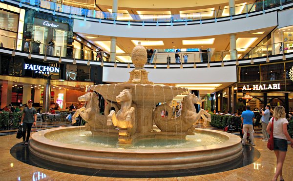 Dubai Mall of The Emirates Fountain