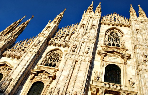 Milan Duomo Front Features