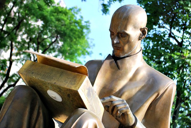 Milan Public Gardens Journalist statue