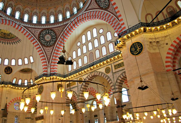 Istanbul Süleymaniye Mosque lights