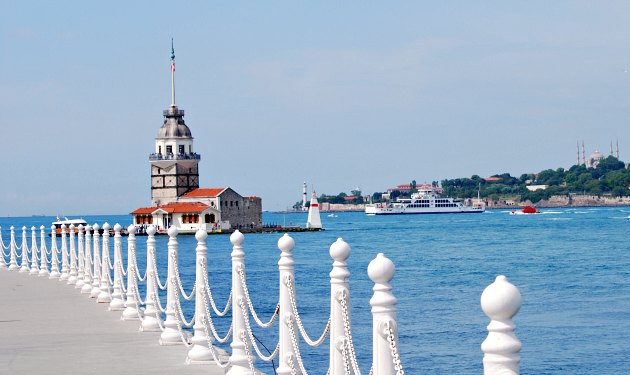 Istanbul Maiden's Tower and walkway