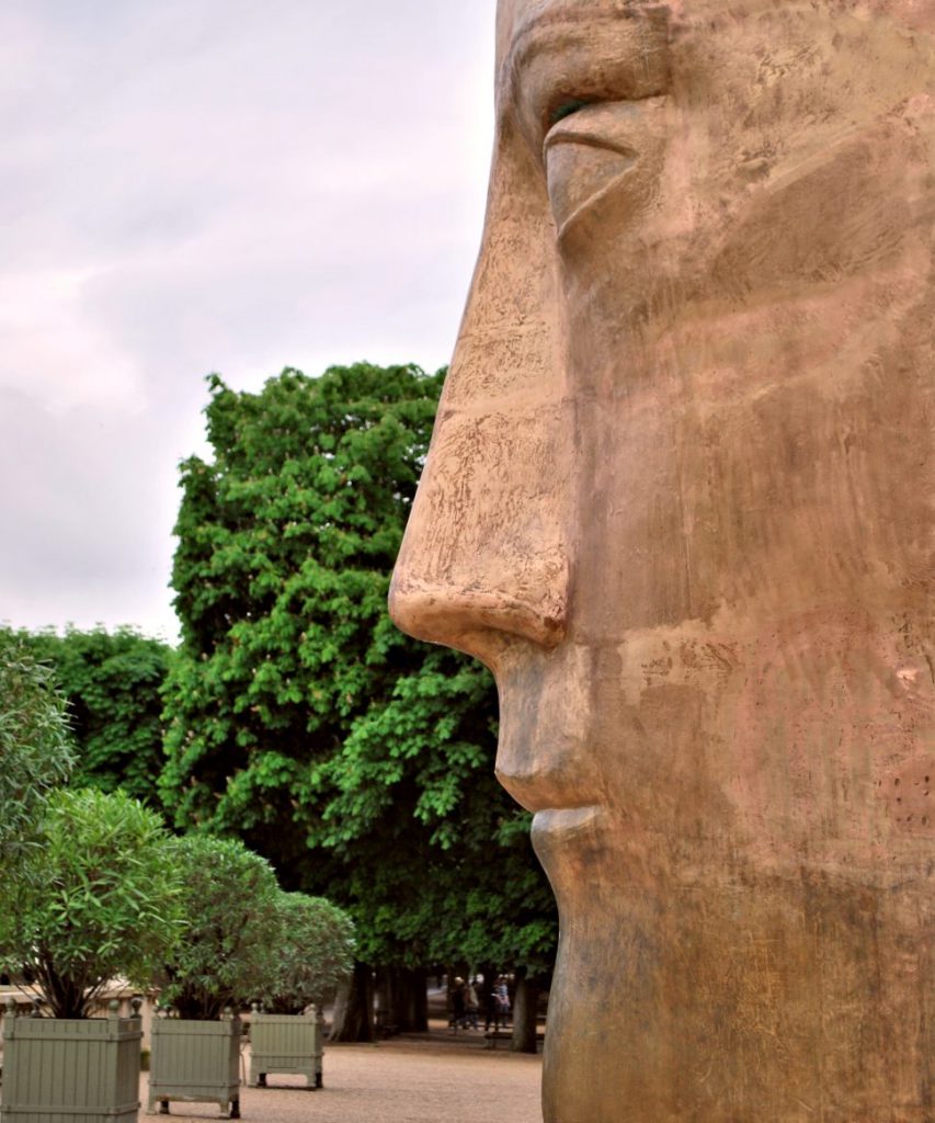 Paris Jardin du Luxembourg Head New